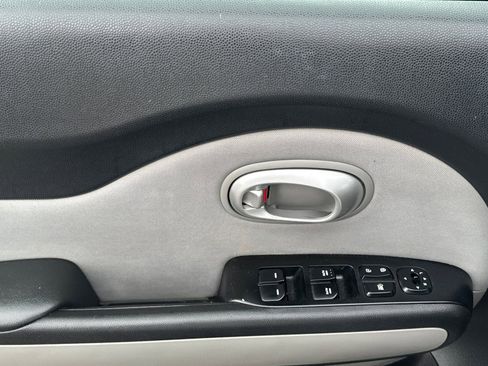 Used 2014 Kia Soul + FWD image 11
