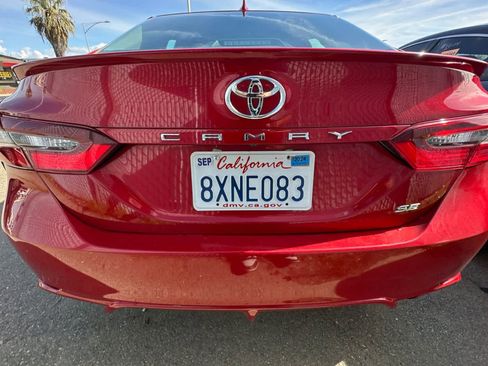 Used 2022 Toyota Camry SE image 16