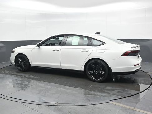 Used 2025 Honda Accord Sport image 7