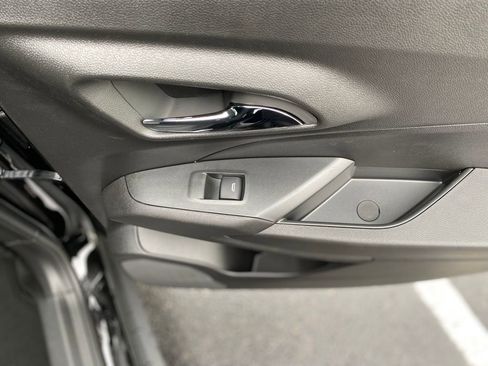 New 2026 Chevrolet Trax LT w/ LT Convenience Package FWD image 14