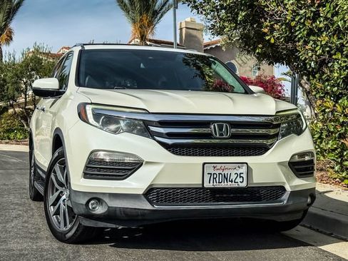 Used 2016 Honda Pilot Elite image 4