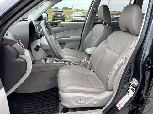 Used 2010 Subaru Forester 2.5X Limited AWD/4WD image 16