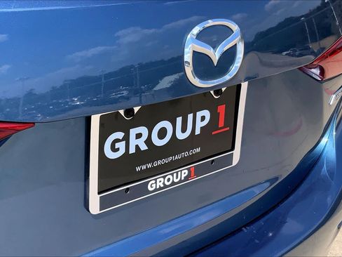Used 2017 MAZDA MAZDA3 Sport w/ Preferred Equipment Package FWD image 29