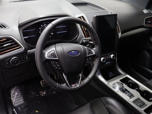 Used 2022 Ford Edge ST image 7