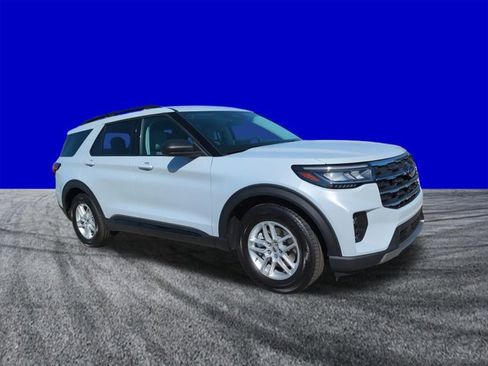 New 2026 Ford Explorer Active w/ Active Comfort Package image 2