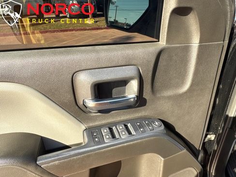 Used 2018 Chevrolet Silverado 1500 Custom image 15