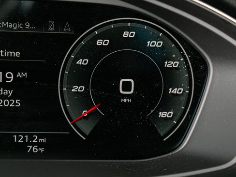 Used 2023 Audi SQ5 Prestige w/ Prestige Package image 57