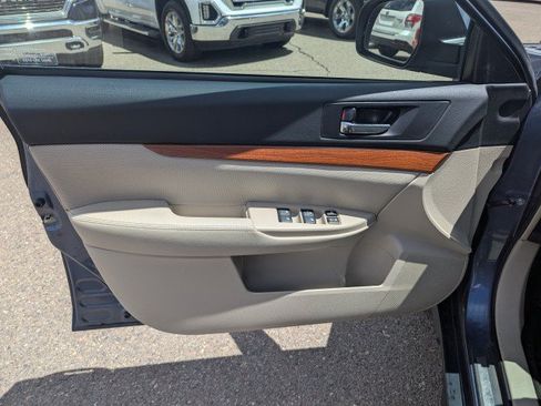 Used 2013 Subaru Outback 2.5i Limited AWD/4WD image 9