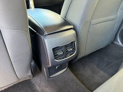 Used 2020 Ford Fusion SE FWD image 21