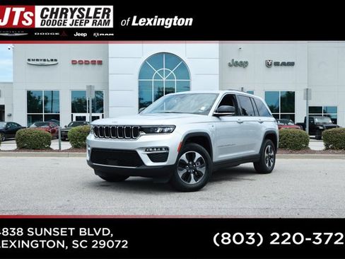 Used 2023 Jeep Grand Cherokee 4WD 4xe image 1