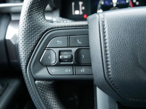 Used 2025 Toyota Tacoma SR5 image 30