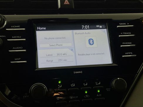 Used 2020 Toyota Camry LE image 27