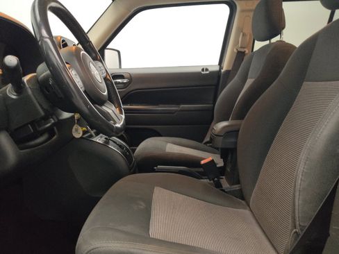Used 2016 Jeep Patriot Latitude FWD image 17