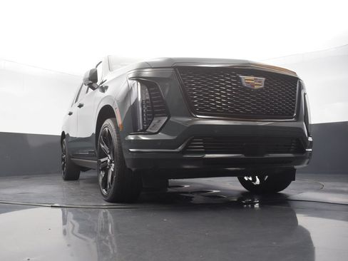 Certified 2026 Cadillac Escalade ESV Sport w/ Touring Package AWD/4WD image 51