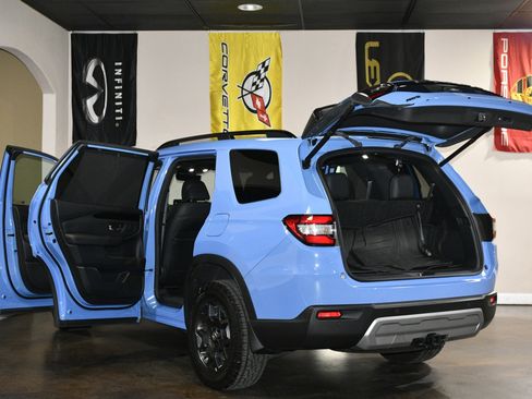 Used 2025 Honda Pilot TrailSport image 92