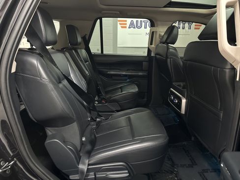 Used 2024 Ford Expedition XLT image 40