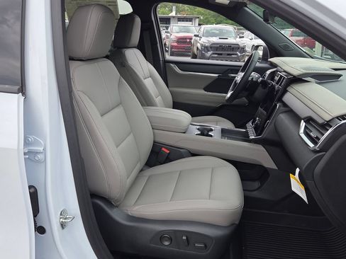 New 2026 GMC Acadia Elevation w/ Elevation Premium Package FWD image 14