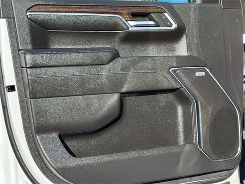 Used 2022 GMC Sierra 1500 Elevation w/ Elevation Premium Package image 6