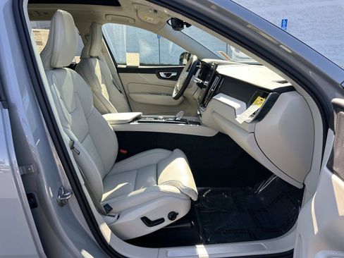 New 2026 Volvo XC60 B5 Ultra w/ Protection Package Premier image 20