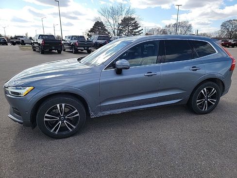 Used 2019 Volvo XC60 T6 Momentum w/ Multimedia Package image 6