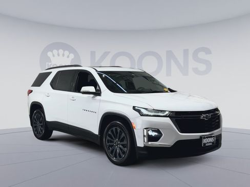Used 2023 Chevrolet Traverse RS w/ LPO, Floor Liner Package AWD/4WD image 2