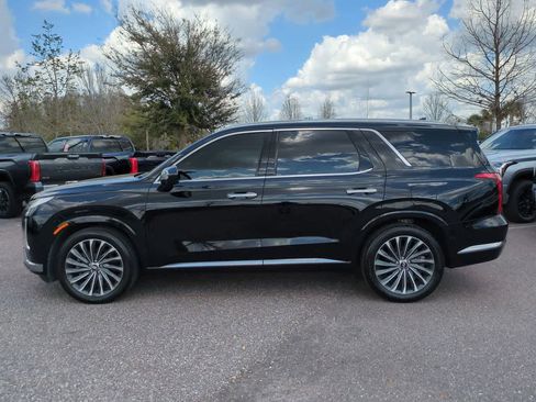 Used 2023 Hyundai Palisade Calligraphy image 3