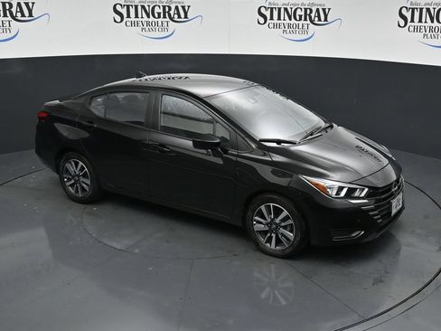 Used 2024 Nissan Versa SV FWD image 9