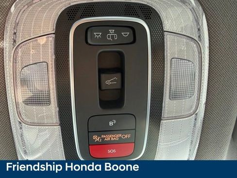 Used 2024 Hyundai Elantra SEL w/ Convenience Package FWD image 33