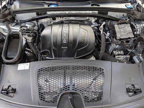 Used 2021 Porsche Macan image 24