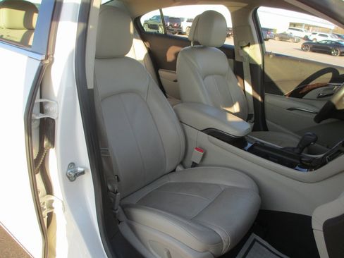 Used 2014 Buick LaCrosse Leather w/ Driver Confidence Package image 17