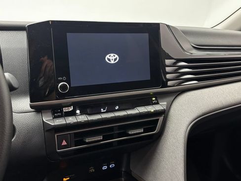 Used 2025 Toyota Camry LE AWD/4WD image 21