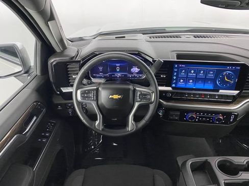 Certified 2025 Chevrolet Silverado 1500 LT AWD/4WD image 16