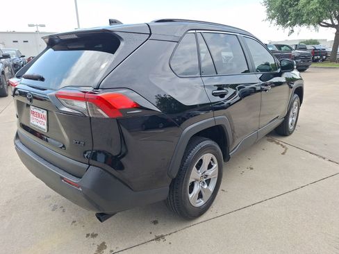Used 2025 Toyota RAV4 XLE w/ Convenience Package FWD image 6