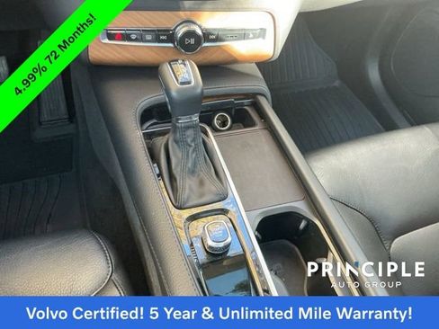 Certified 2022 Volvo XC90 T6 Momentum w/ Advanced Package image 18