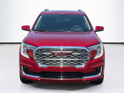 Used 2023 GMC Terrain Denali AWD/4WD image 2