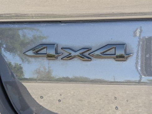 Used 2025 Jeep Grand Cherokee Altitude AWD/4WD image 13