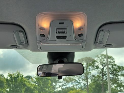 Used 2021 Toyota Prius L Eco FWD image 20