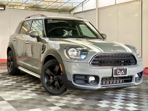 Used 2019 MINI Cooper Countryman FWD image 1