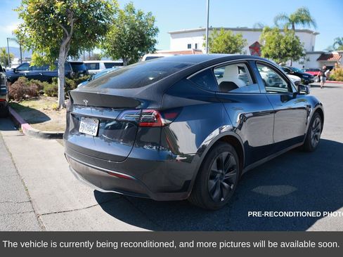 Used 2024 Tesla Model Y Long Range image 5