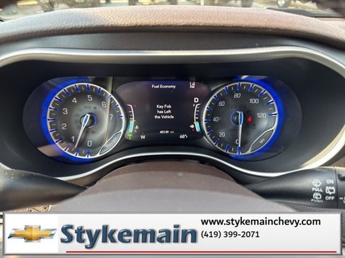 Used 2021 Chrysler Pacifica Touring-L w/ Uconnect Theater Family Group image 51