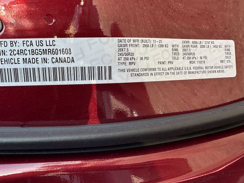 Used 2021 Chrysler Pacifica Touring-L w/ Uconnect Theater Family Group image 33