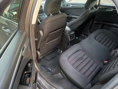 Used 2014 Ford Fusion SE image 16