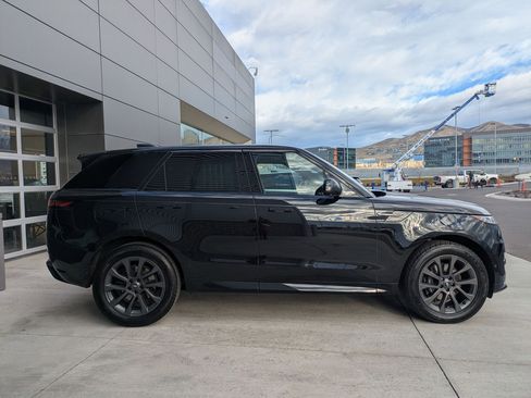 Used 2024 Land Rover Range Rover Sport Dynamic SE image 5