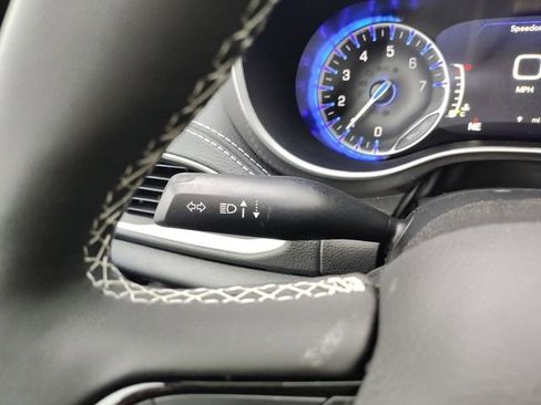 New 2026 Chrysler Pacifica Select FWD image 17