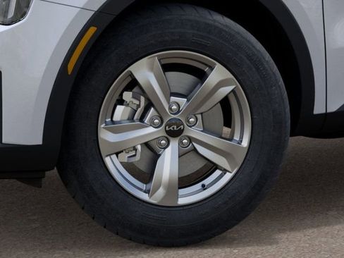 New 2025 Kia Sorento LX image 9