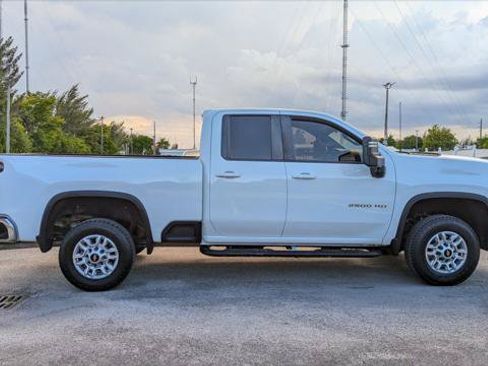 Used 2022 Chevrolet Silverado 2500 LT w/ Convenience Package RWD image 9