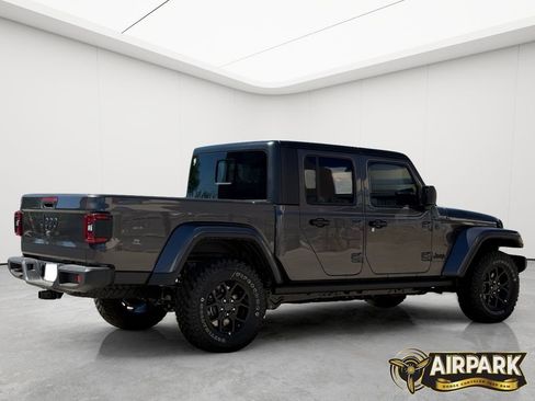 New 2025 Jeep Gladiator Sport AWD/4WD image 4