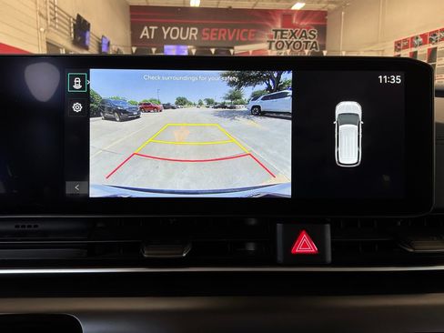 Used 2026 Kia Carnival FWD image 36