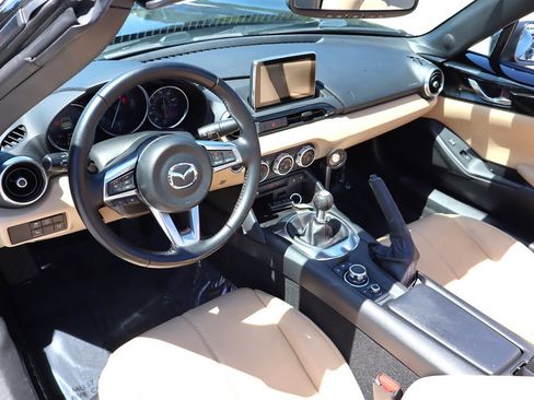 Used 2017 MAZDA MX-5 Miata RF Grand Touring RWD image 22