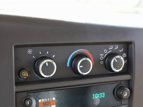 New 2025 Chevrolet Express 3500 RWD image 39